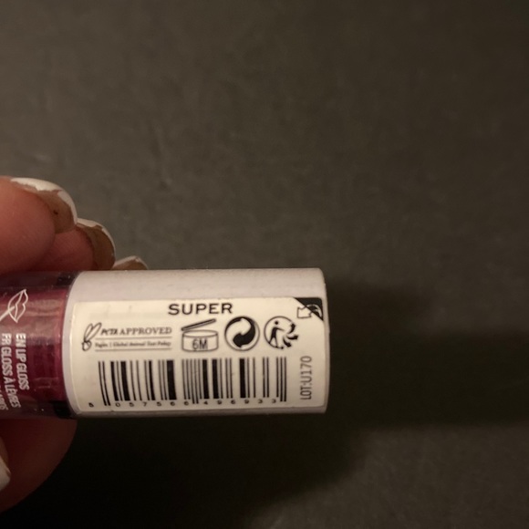 Revolution Baby Gloss Lipstick Super - Picture 2 of 2